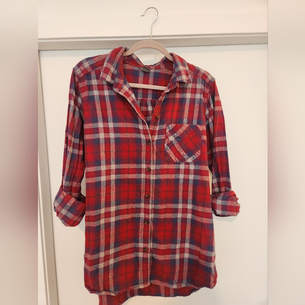Eddie Bauer Women's Blue and Red Flannel Size XLT (extra large tall)